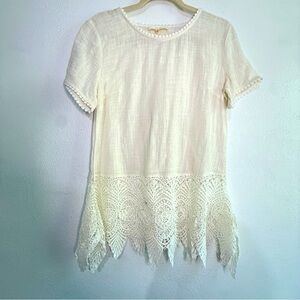 Solitaire Ivory Textured Cotton Short-Sleeved Blouse w/lace trim. Sz S. NWT